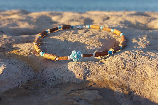 Hazelwood and blue flower necklace 